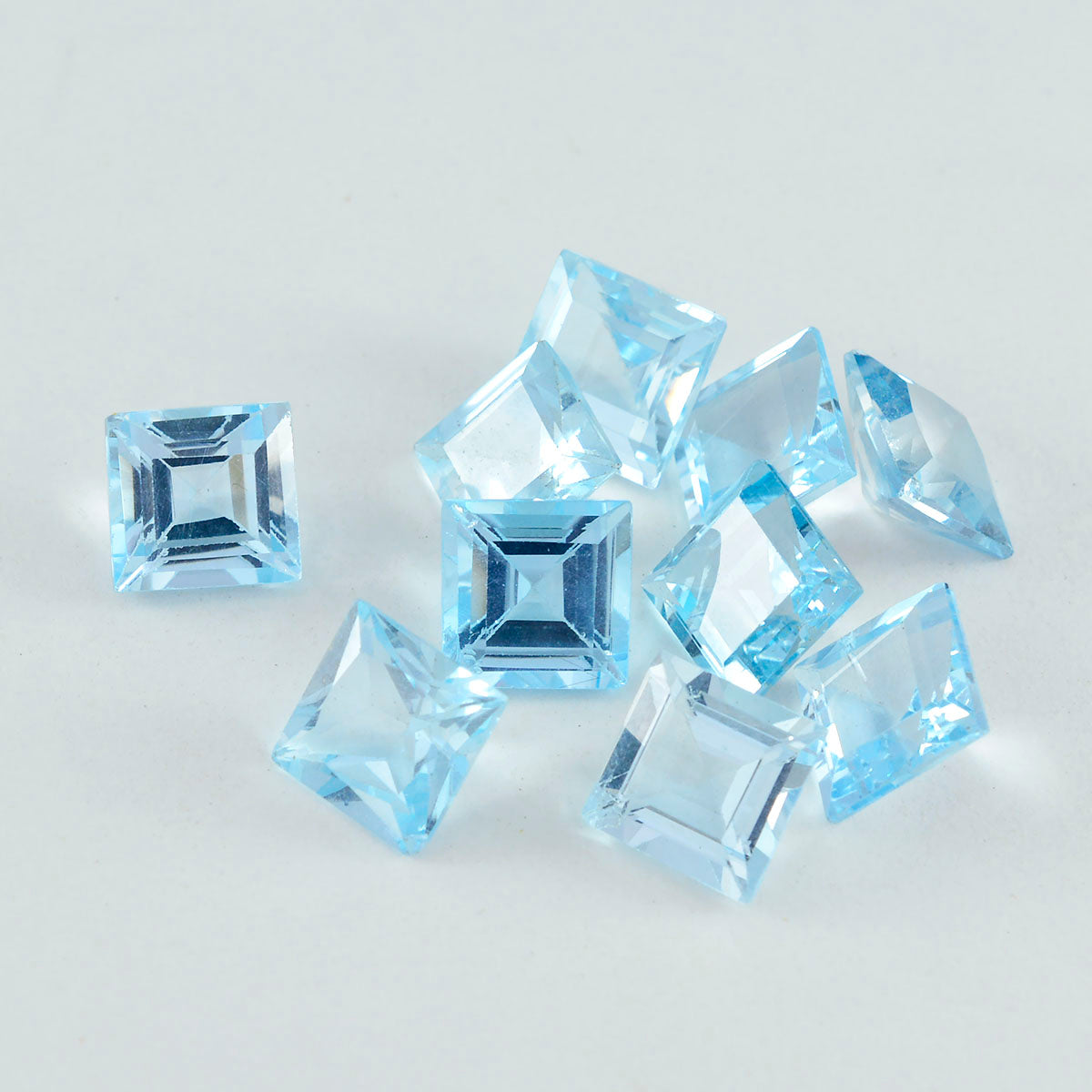 Riyogems 1 Stück echter blauer Topas, facettiert, 6 x 6 mm, quadratische Form, schöner Qualitätsstein