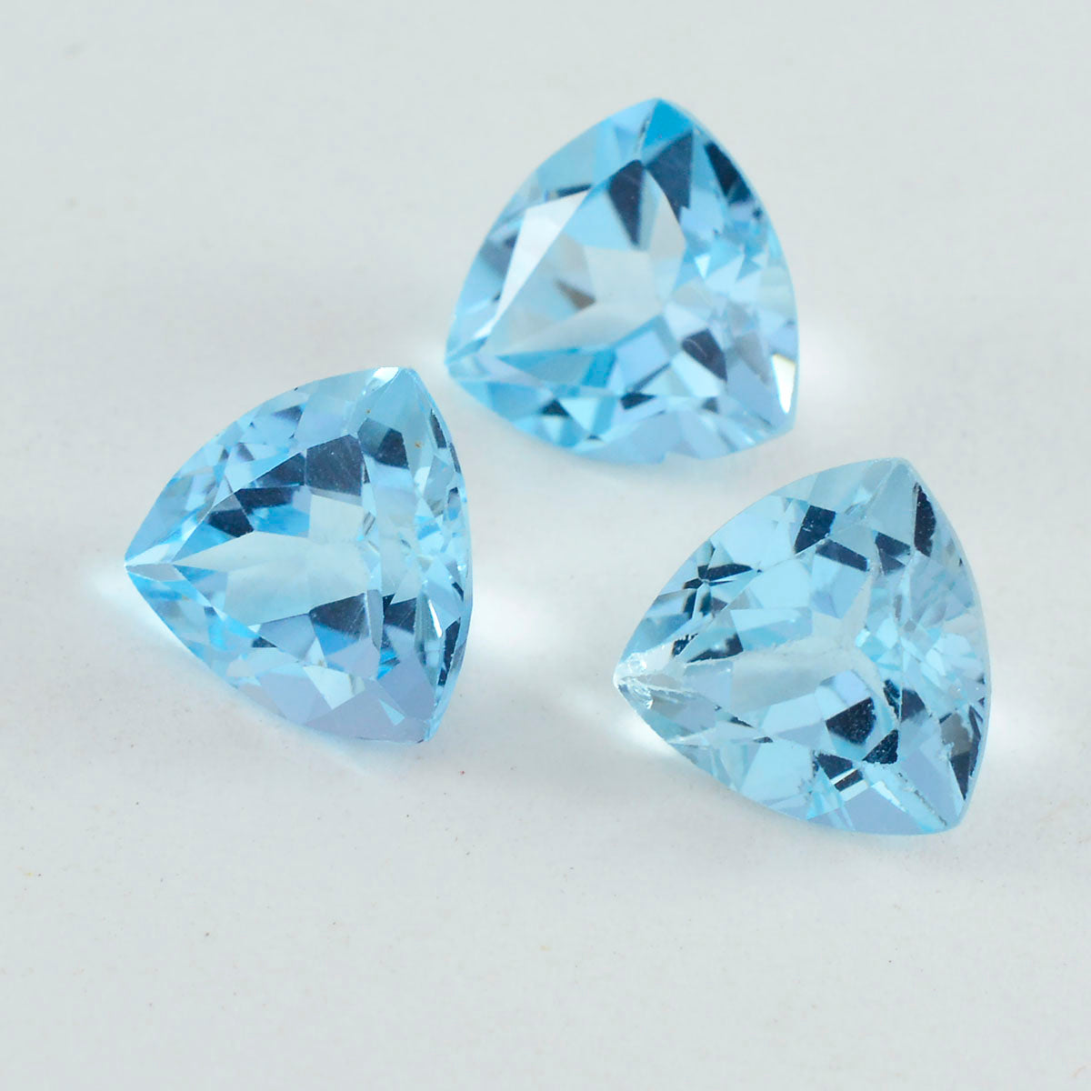 riyogems 1шт натуральный голубой топаз ограненный 10x10 мм форма триллиона драгоценный камень потрясающего качества