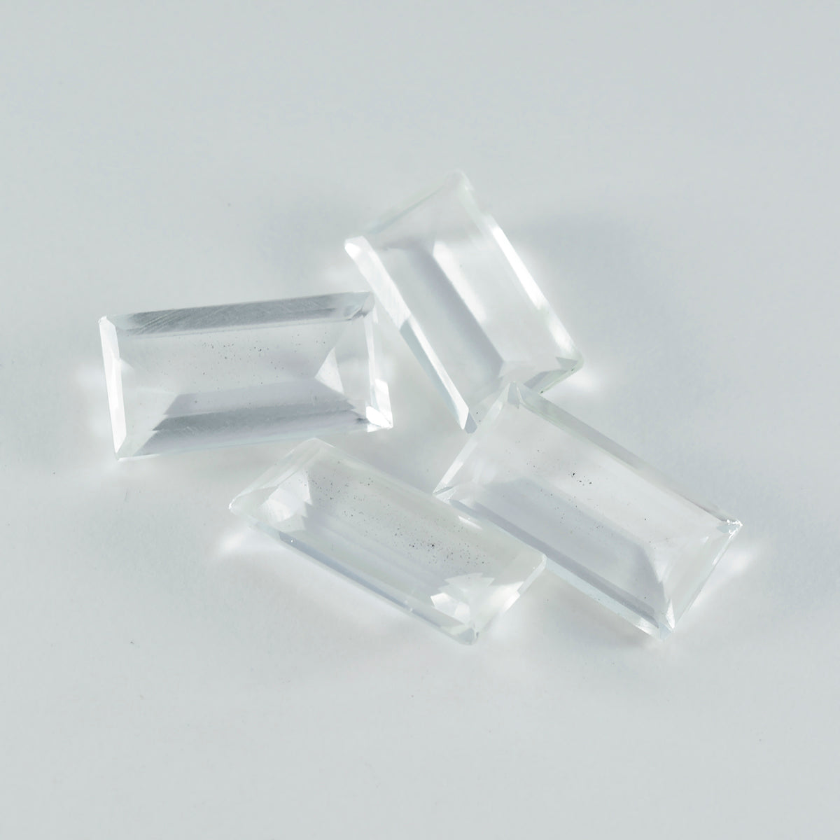 Riyogems 1pc quartz cristal blanc à facettes 8x16mm forme baguette bonne qualité pierre précieuse en vrac