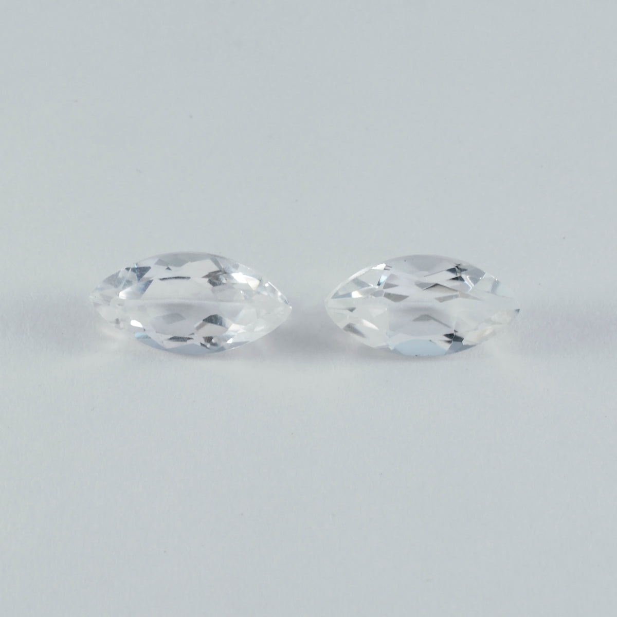 Riyogems 1 Stück weißer Kristallquarz, facettiert, 10 x 20 mm, Marquise-Form, schöne Qualität, lose Edelsteine