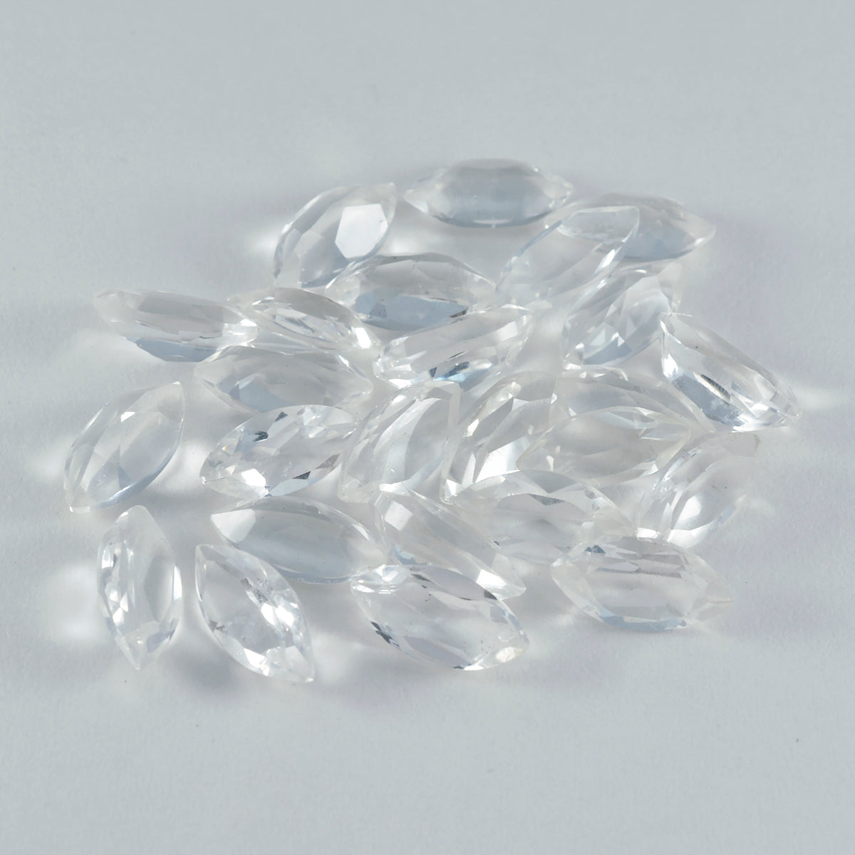 Riyogems 1 Stück weißer Kristallquarz, facettiert, 5 x 10 mm, Marquise-Form, Edelstein in AAA-Qualität