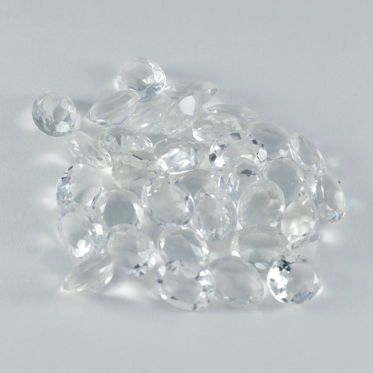 riyogems 1pc ホワイト クリスタル クォーツ ファセット 4x6 mm 楕円形の魅力的な品質のルース宝石