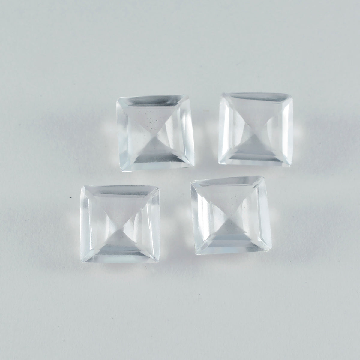 Riyogems 1 Stück weißer Kristallquarz, facettiert, 13 x 13 mm, quadratische Form, hübsche, hochwertige lose Edelsteine