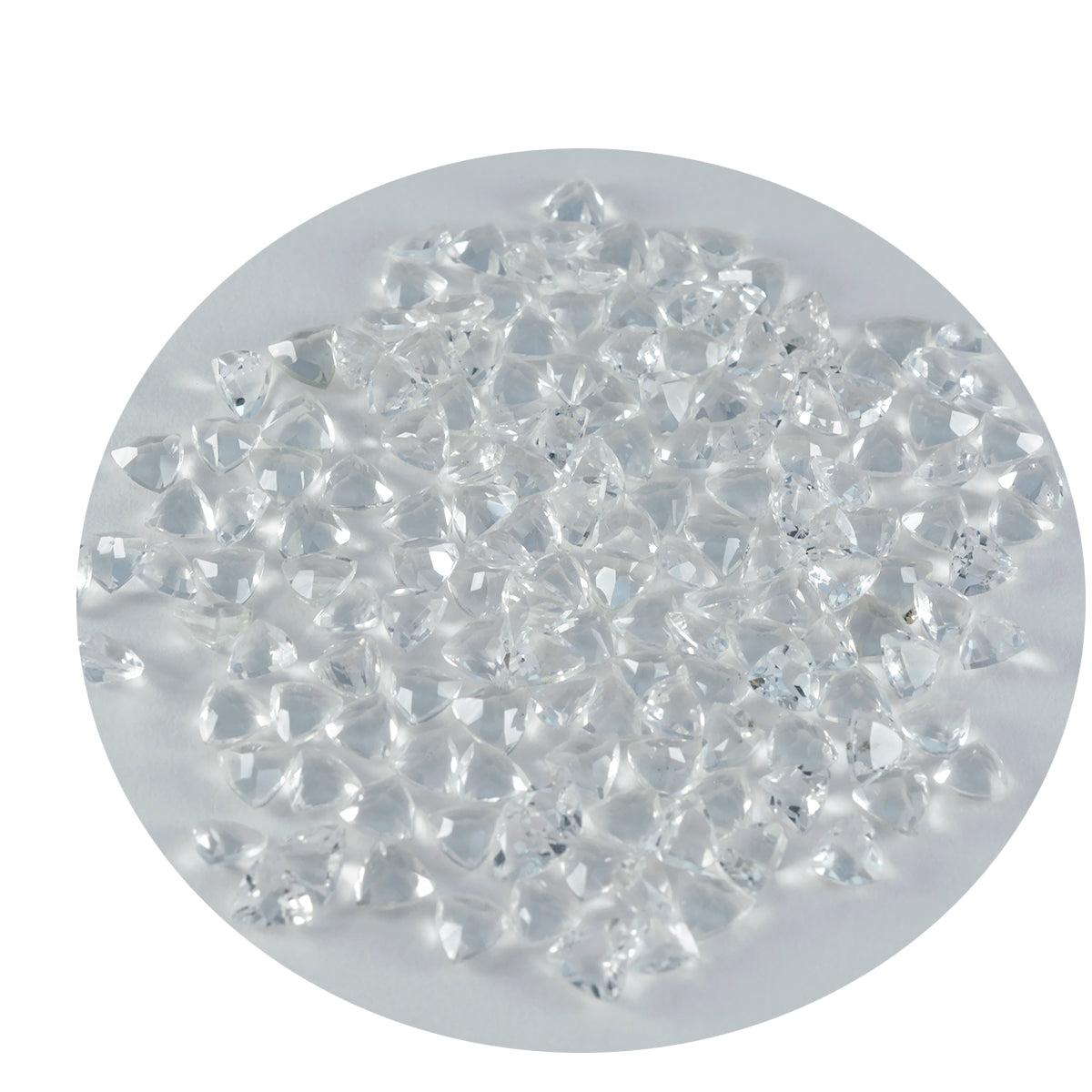 Riyogems 1 Stück weißer Kristallquarz, facettiert, 4 x 4 mm, Trillionenform, verblüffender Qualitäts-Edelstein