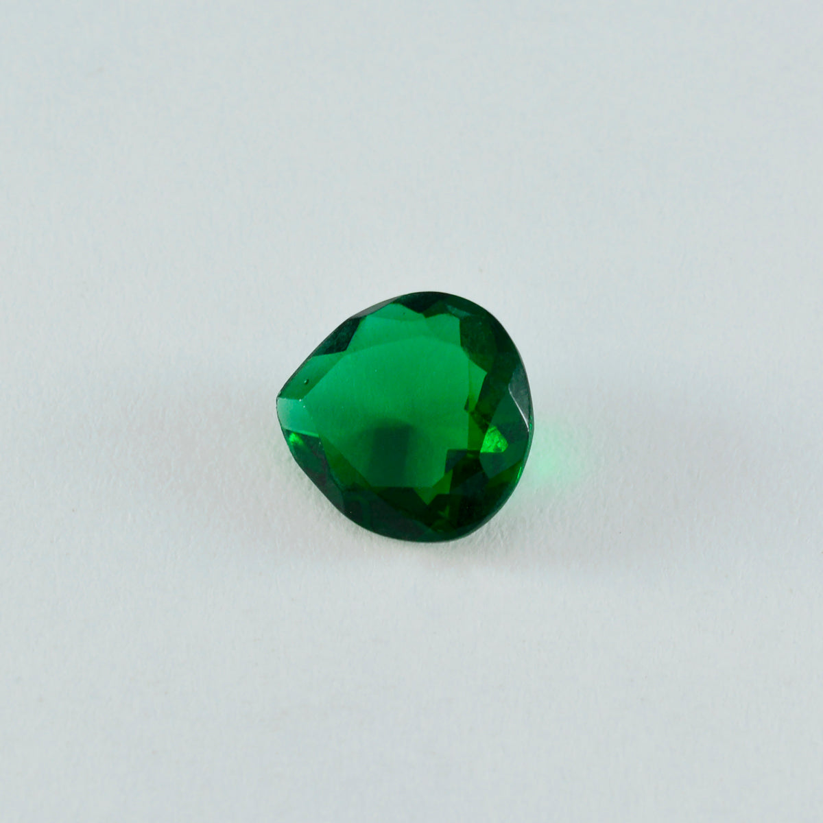 Riyogems 1pc vert émeraude cz facettes 12x12mm forme de coeur merveilleuse qualité pierre en vrac