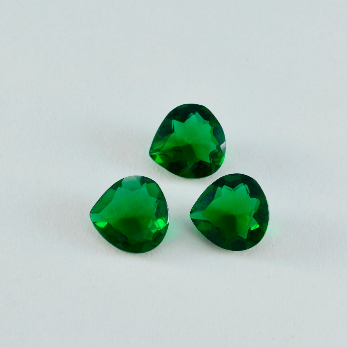 riyogems 1 pezzo di smeraldo verde cz sfaccettato 8x8 mm a forma di cuore, pietra di bella qualità