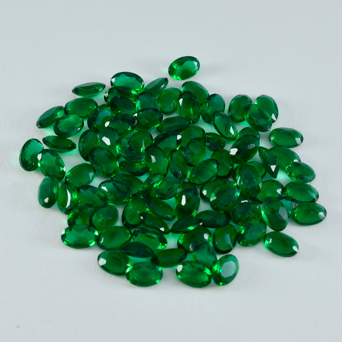 Riyogems 1 pièce émeraude verte cz à facettes 3x5mm forme ovale belle qualité pierre précieuse en vrac