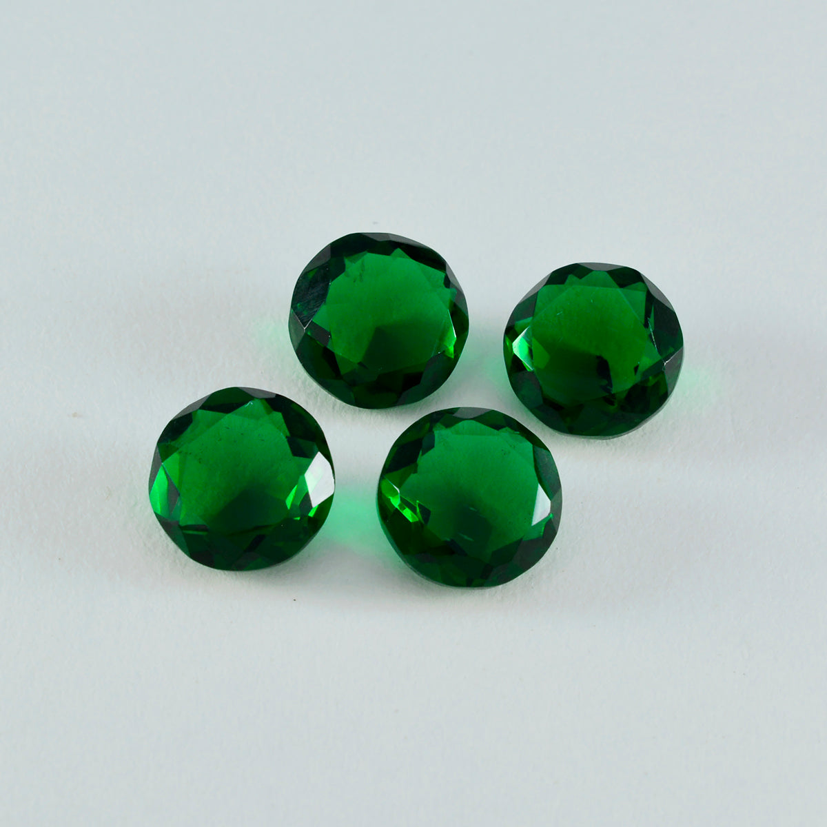 Riyogems 1 Stück grüner Smaragd, CZ, facettiert, 11 x 11 mm, runde Form, A1-Qualität, loser Edelstein
