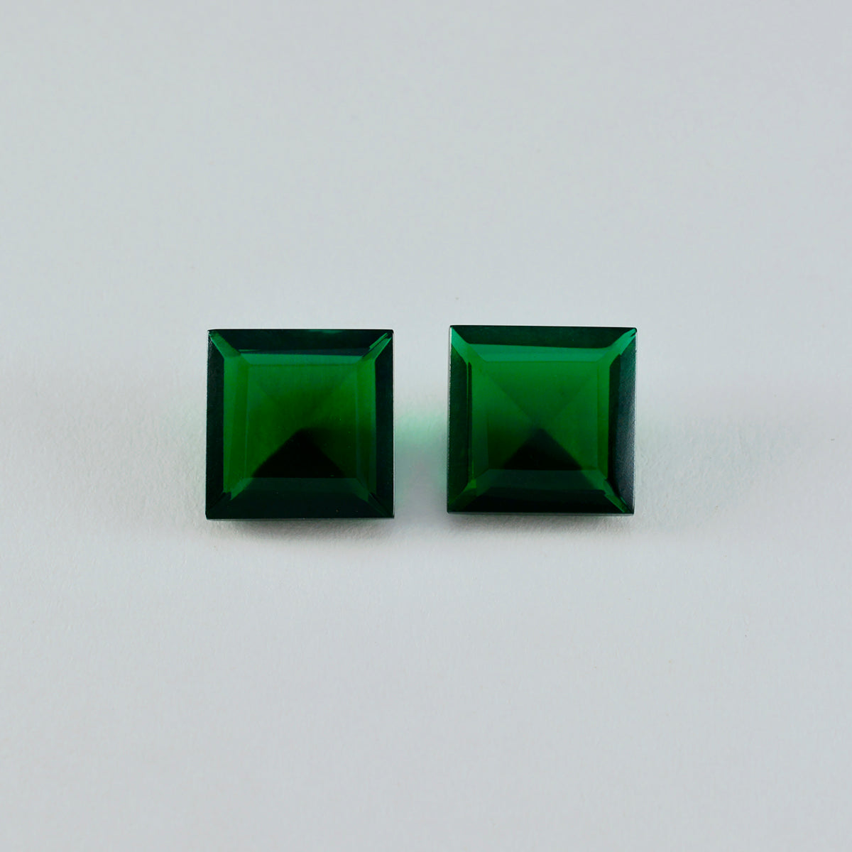 Riyogems 1 pièce émeraude verte cz à facettes 13x13mm forme carrée pierre en vrac de qualité fantastique