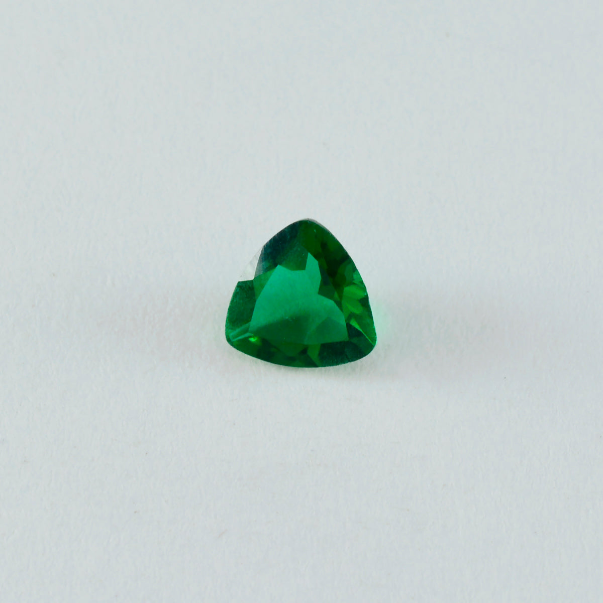 riyogems 1шт зеленый изумруд cz ограненный 15x15 мм форма триллион качество A1 свободный драгоценный камень