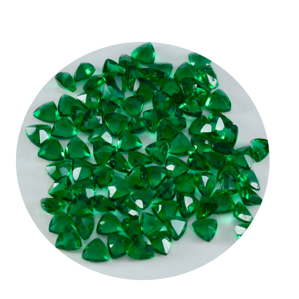 Riyogems 1 Stück grüner Smaragd, CZ, facettiert, 4 x 4 mm, Billionenform, süße Qualitätsedelsteine