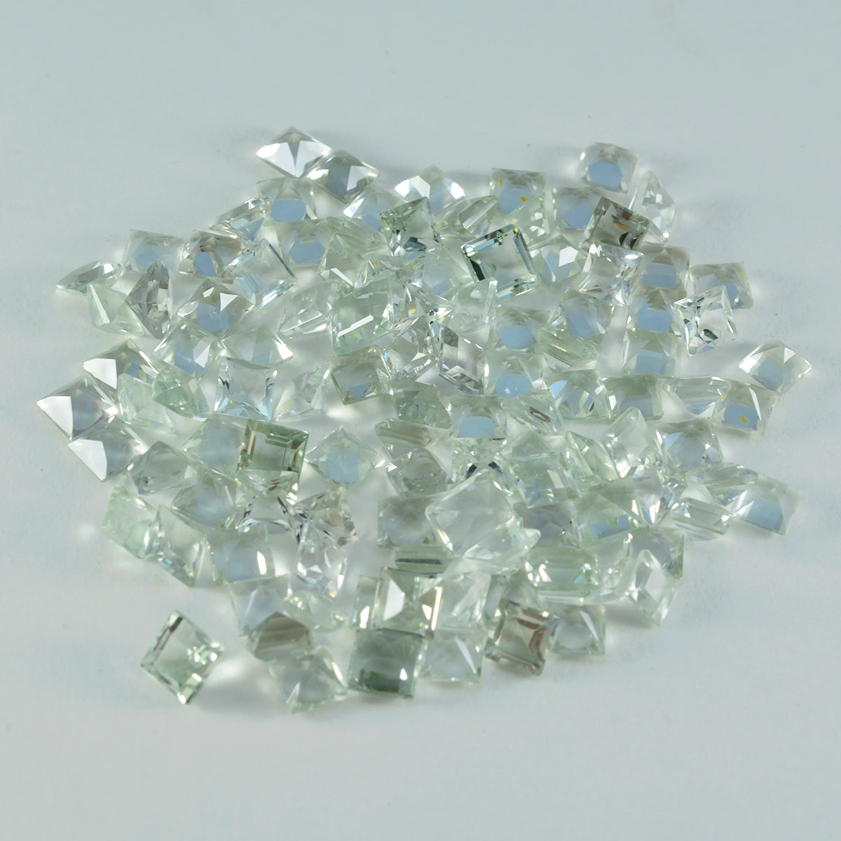 riyogems 1pc グリーン アメジスト ファセット 4x4 mm 正方形の形状の甘い品質の宝石