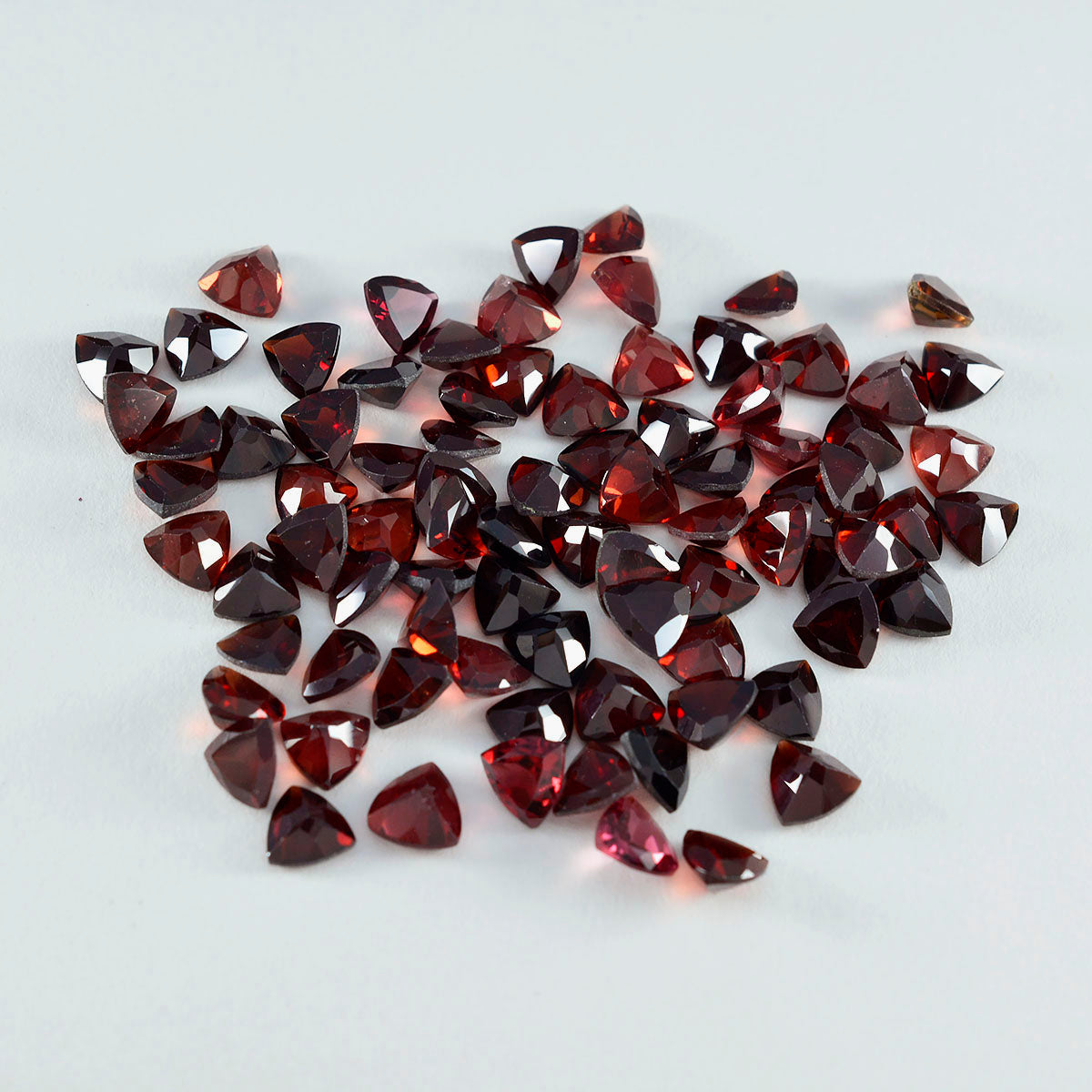 riyogems 1 st äkta röd granat fasetterad 6x6 mm biljoner form lös pärla av hög kvalitet