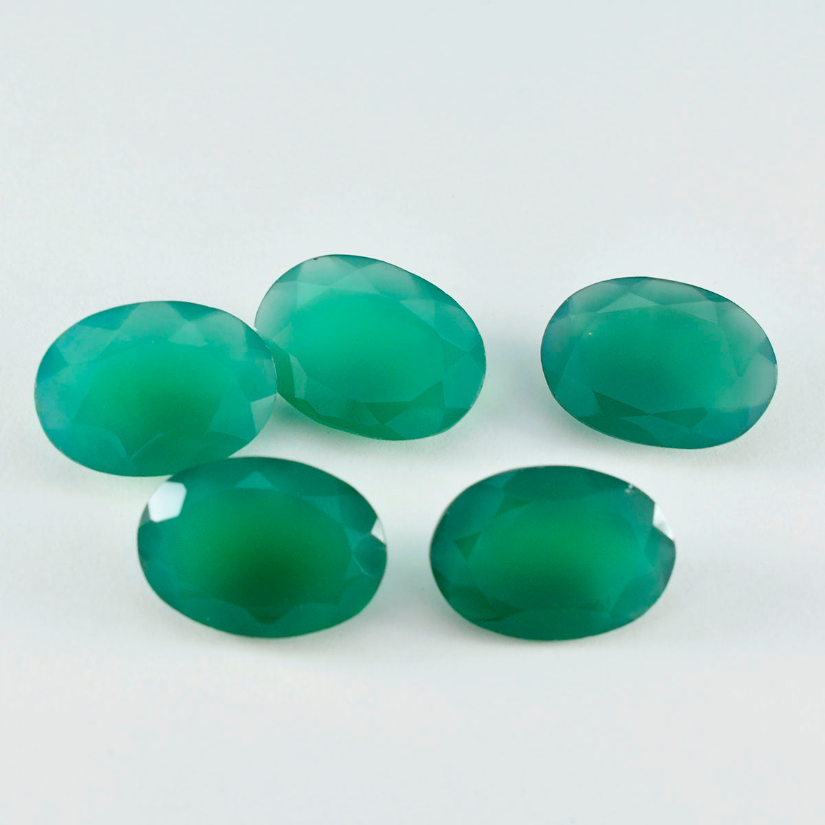 Riyogems 1 Stück natürlicher grüner Onyx, facettiert, 10 x 14 mm, ovale Form, wunderbare Qualität, lose Edelsteine