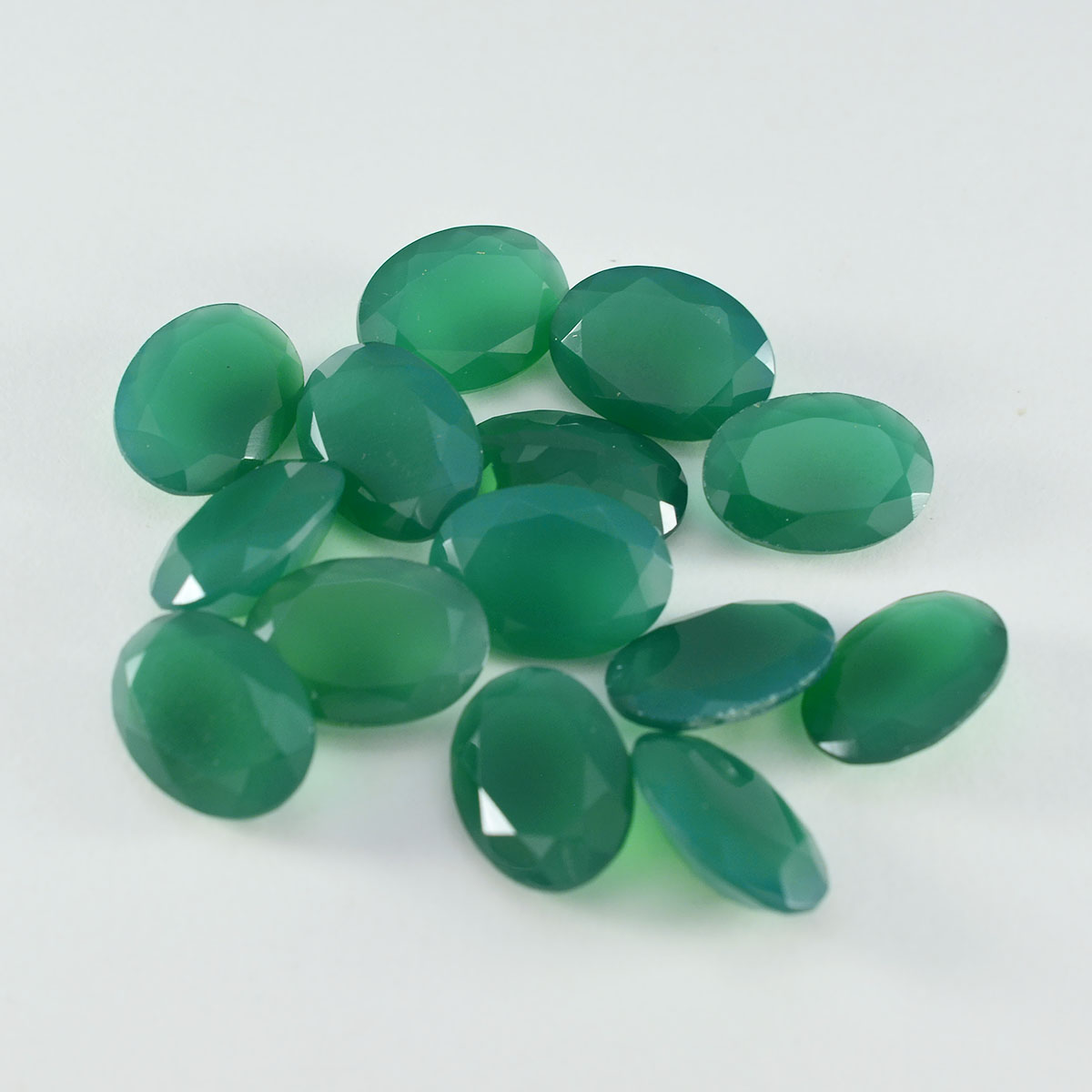 Riyogems 1 pièce d'onyx vert véritable à facettes 6x8mm forme ovale belle qualité pierre précieuse en vrac