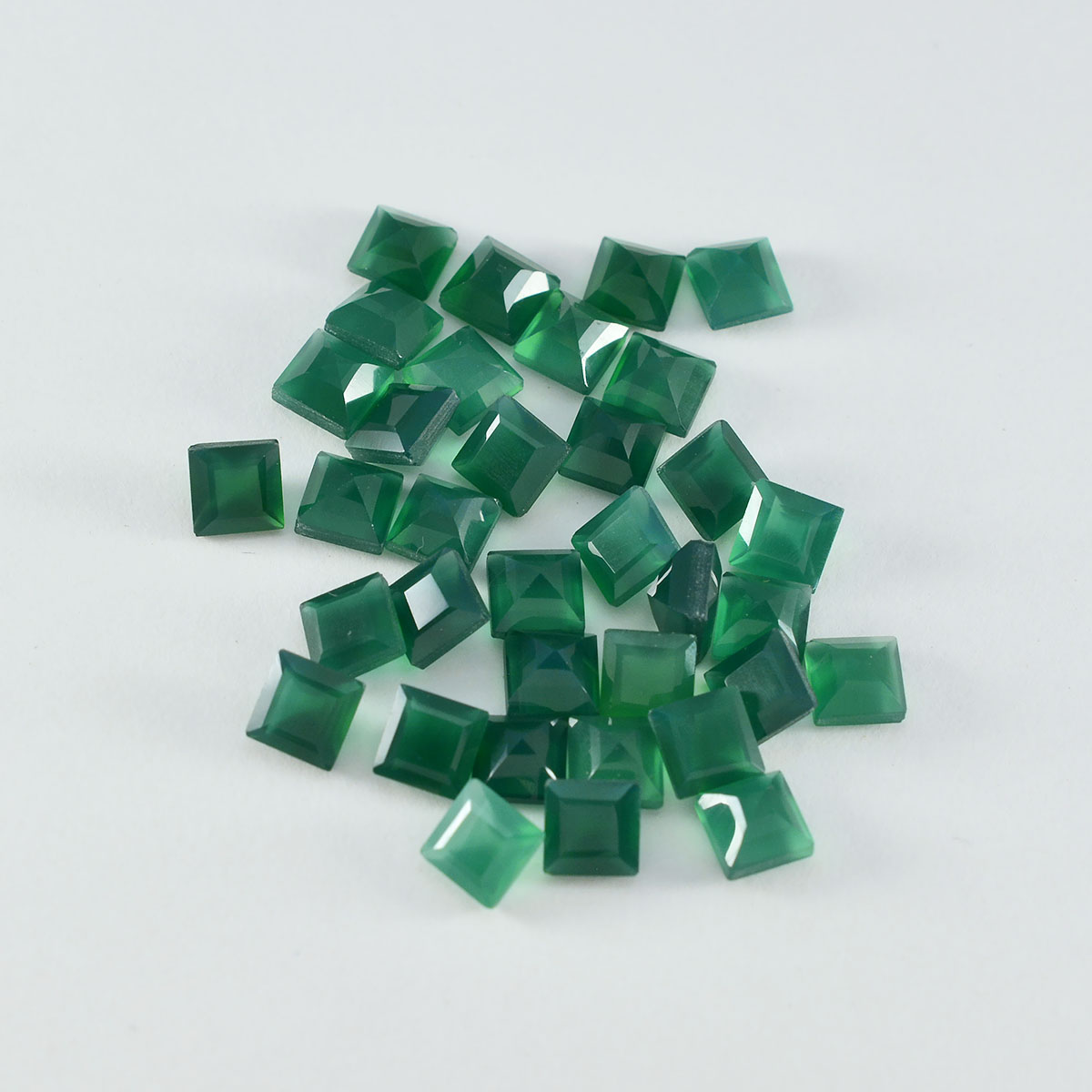 Riyogems 1 Stück echter grüner Onyx, facettiert, 5 x 5 mm, quadratische Form, gut aussehender, hochwertiger loser Edelstein