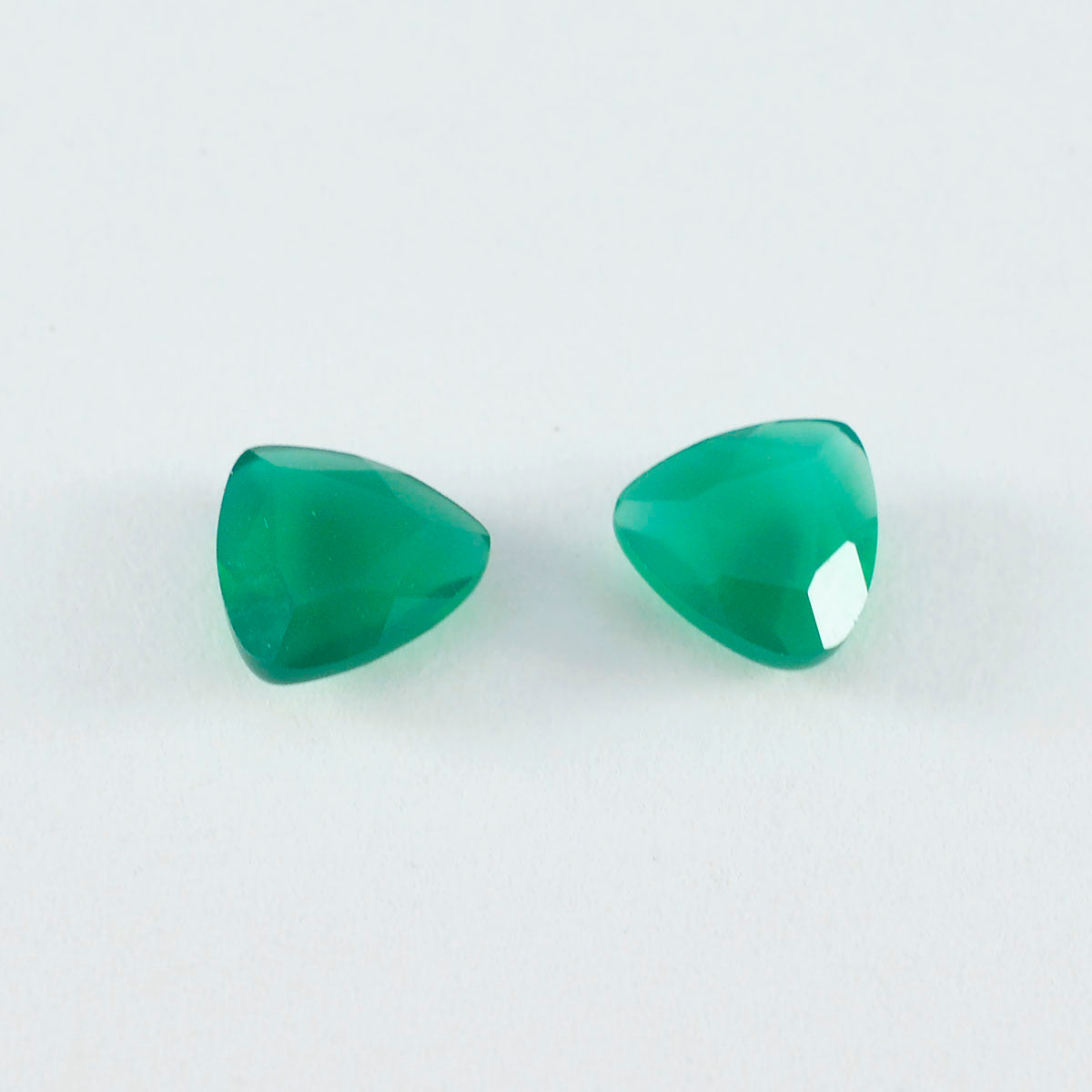 Riyogems 1PC Real Green Onyx Faceted 10x10 mm Trillion Shape superb Quality Gemstone