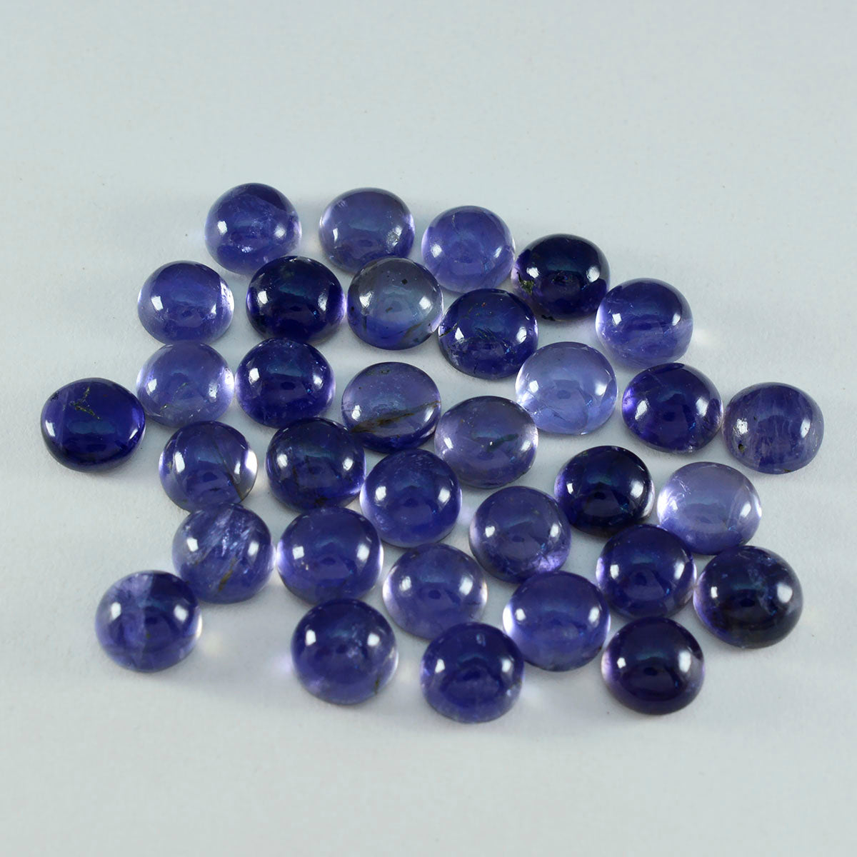 riyogems 1 st blå iolit cabochon 7x7 mm rund form a+ kvalitet lös pärla