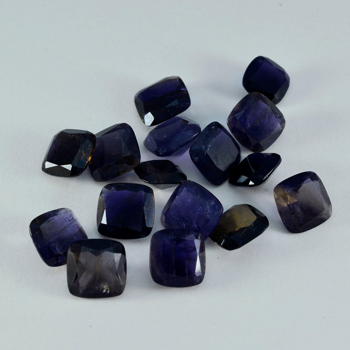 Riyogems 1 pièce d'iolite bleue à facettes 10x10mm en forme de coussin, pierre précieuse de belle qualité