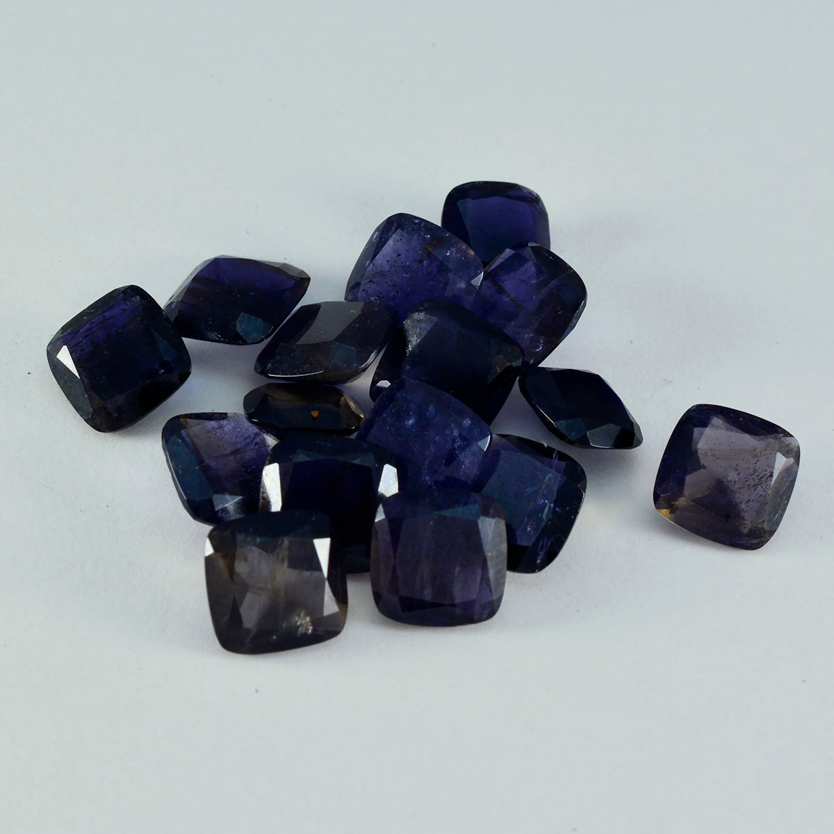 Riyogems 1 pièce d'iolite bleue à facettes 11x11mm en forme de coussin, gemme en vrac de grande qualité