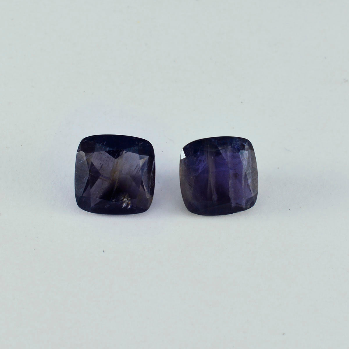 Riyogems 1 Stück blauer Iolith, facettiert, 14 x 14 mm, Kissenform, wunderbarer, hochwertiger, loser Edelstein