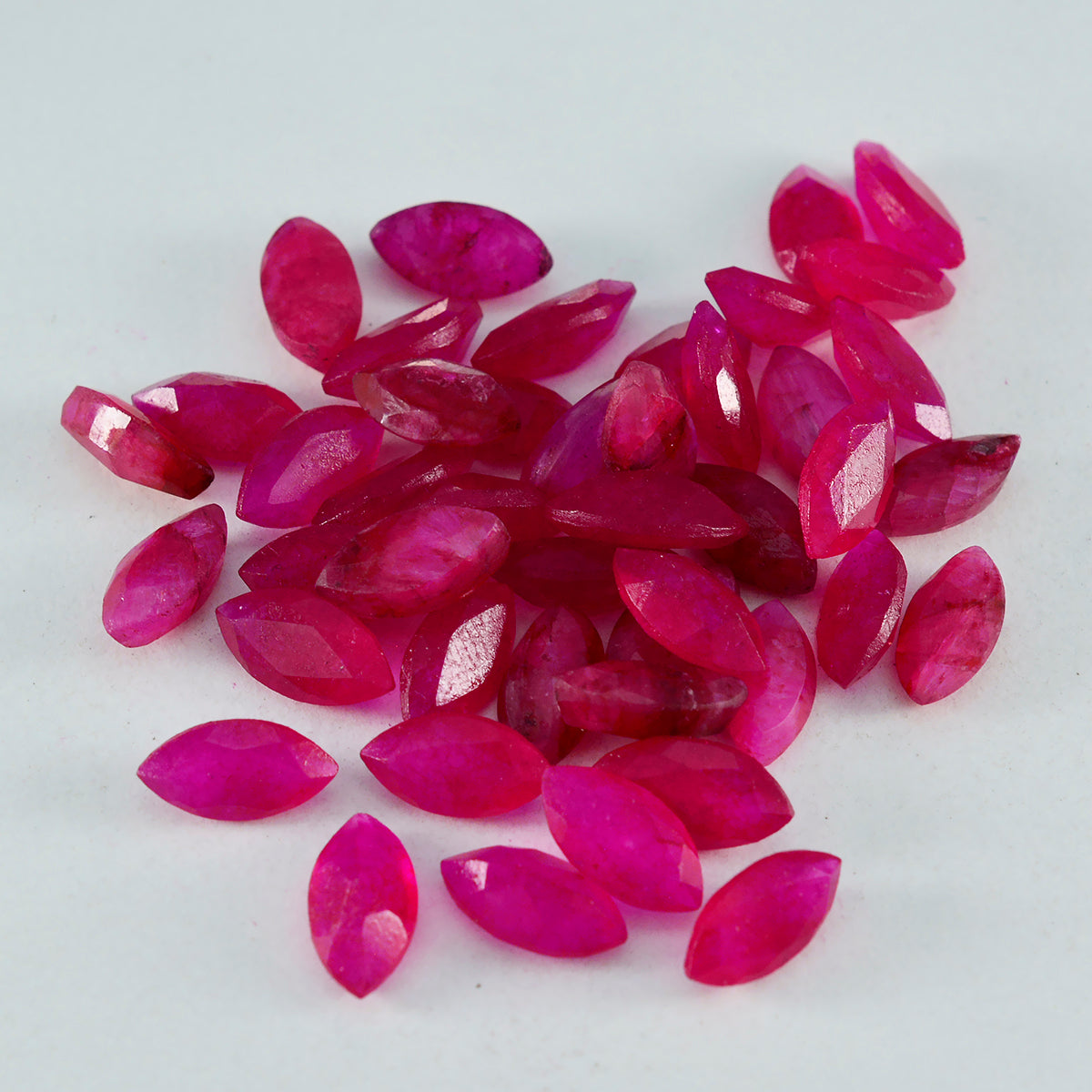 Riyogems 1PC echte rode jaspis gefacetteerd 5x10 mm markiezinvorm verbazingwekkende kwaliteit losse edelsteen
