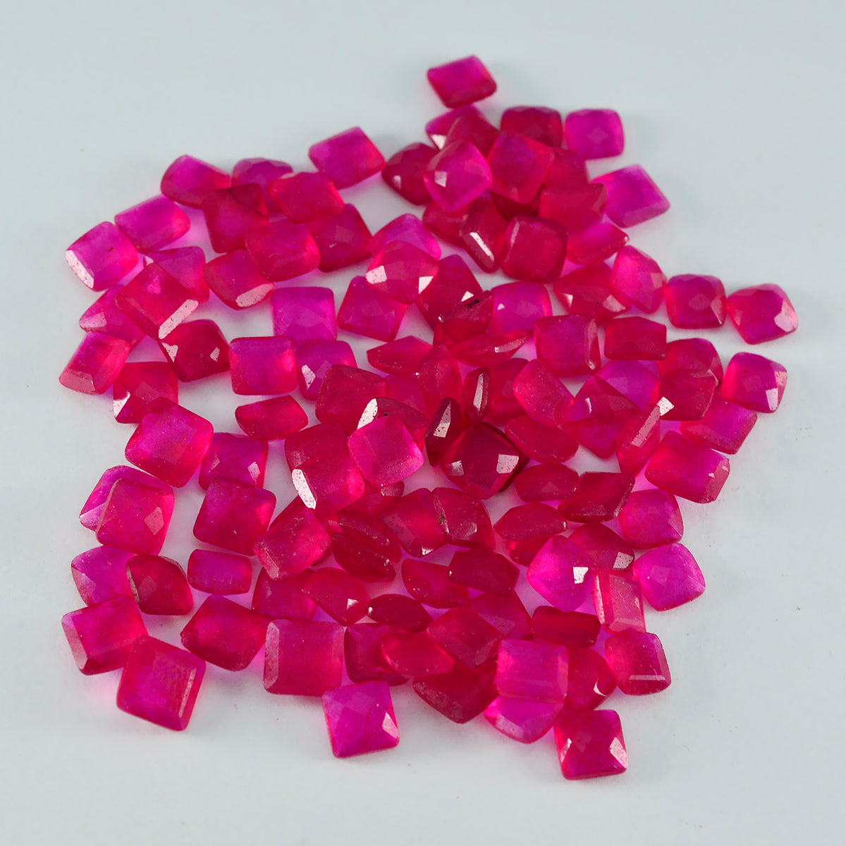 Riyogems 1PC echte rode jaspis gefacetteerd 5x5 mm vierkante vorm A1 kwaliteit edelsteen