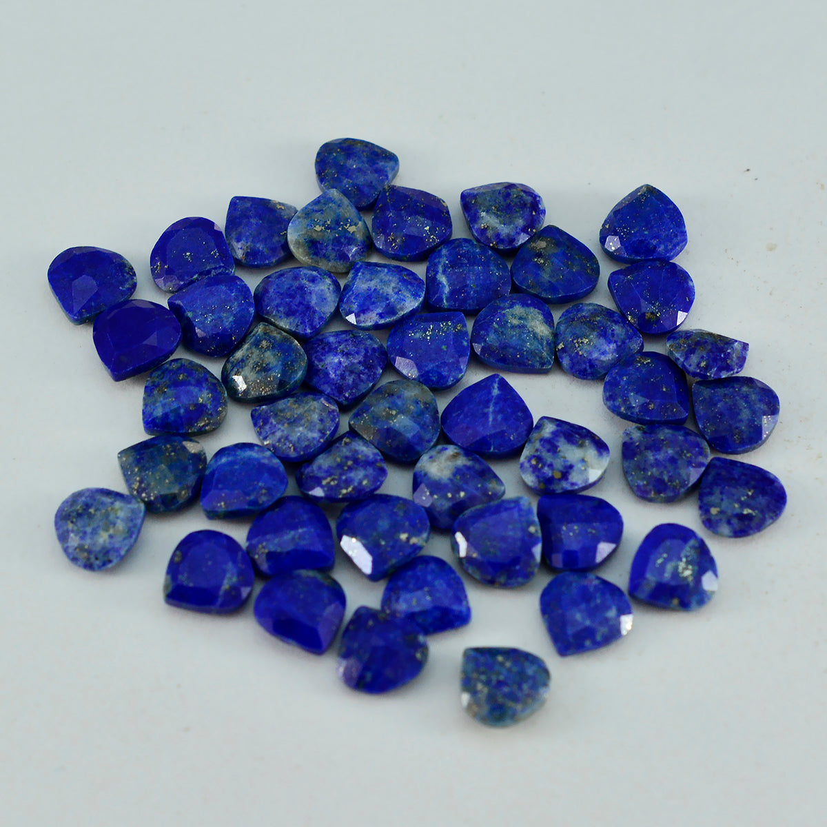 Riyogems 1 pièce de lapis-lazuli bleu véritable à facettes 7x7mm en forme de cœur, pierres précieuses en vrac de qualité fantastique