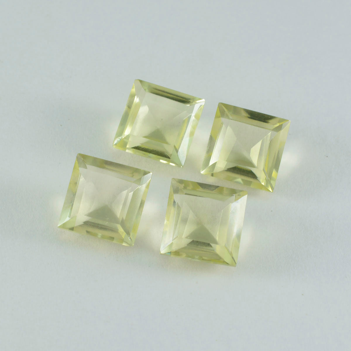 Riyogems 1pc quartz citron jaune à facettes 14x14mm forme carrée belle qualité gemme