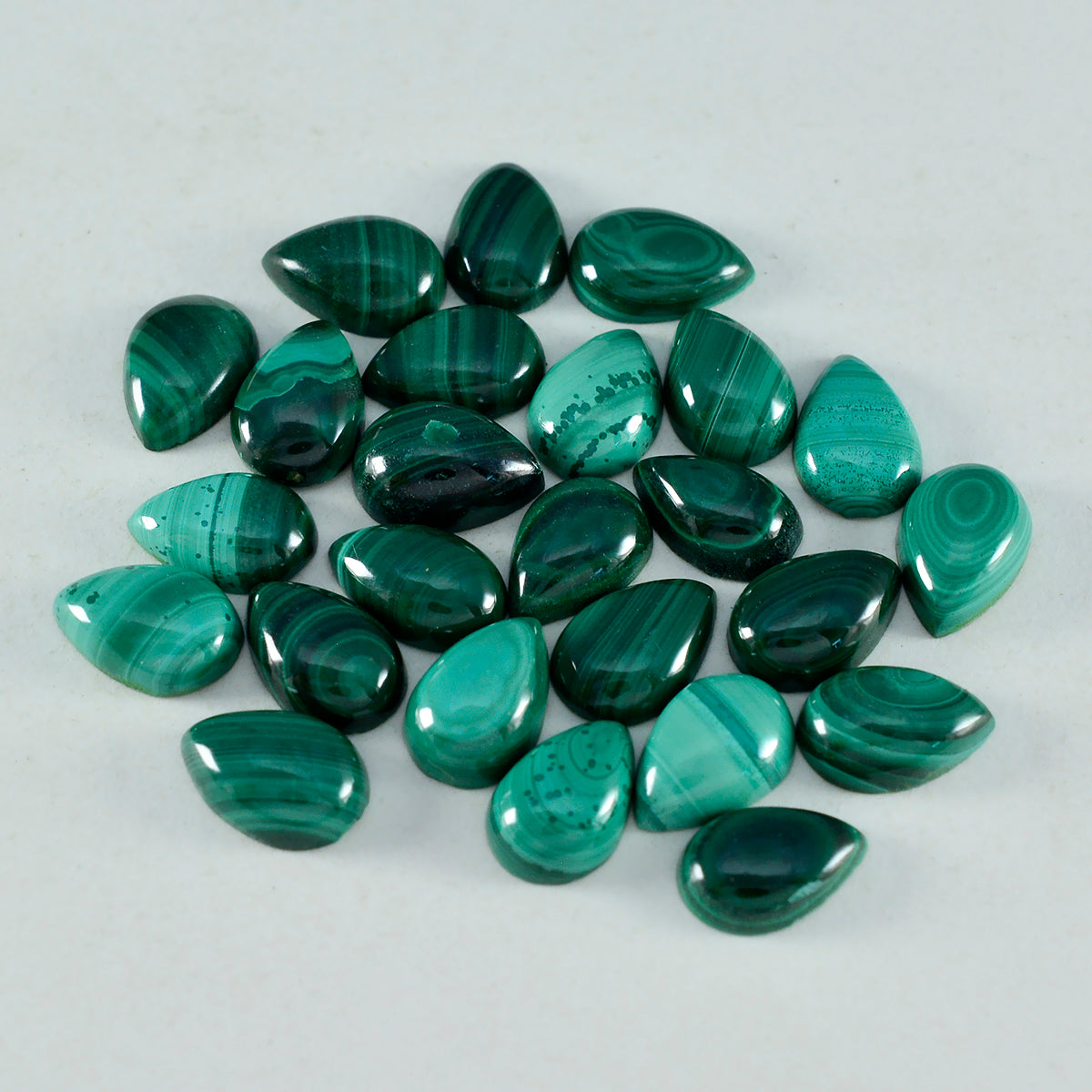 Riyogems 1PC Green Malachite Cabochon 4x6 mm Pear Shape A+1 Quality Stone