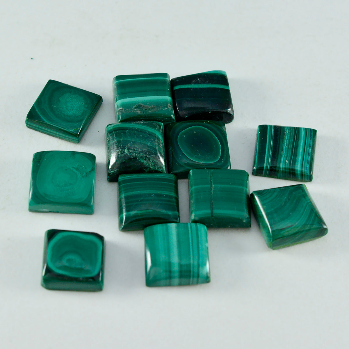 riyogems 1pc グリーン マラカイト カボション 8x8 mm 正方形のかわいい品質の石