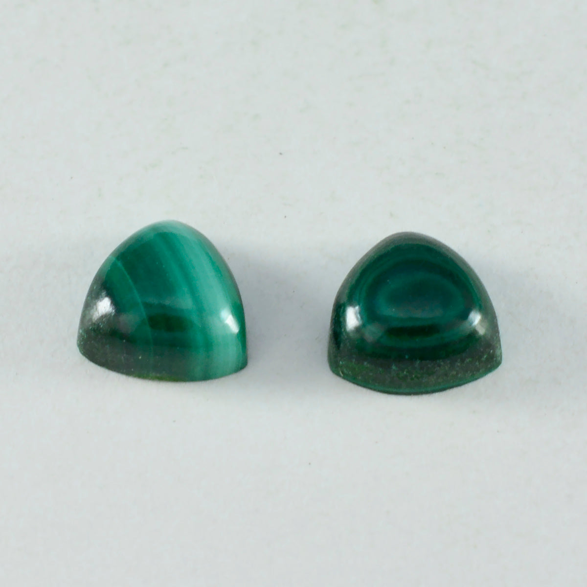 Riyogems 1 Stück grüner Malachit-Cabochon, 8 x 8 mm, Billionenform, hübscher, hochwertiger loser Stein