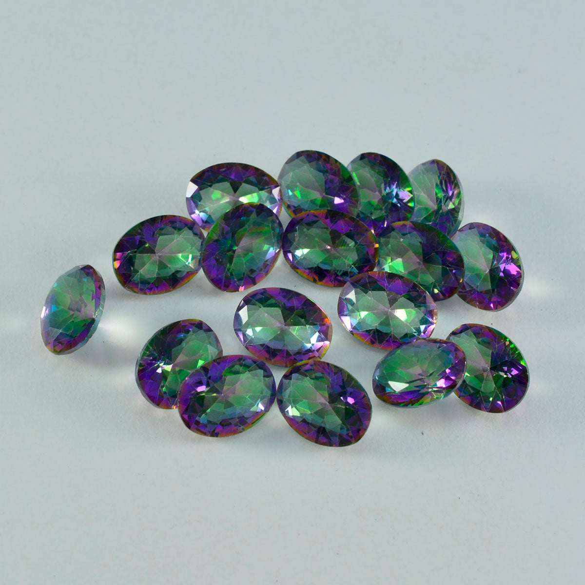 Riyogems 1pc quartz mystique multicolore à facettes 6x8mm forme ovale belle qualité pierre précieuse en vrac