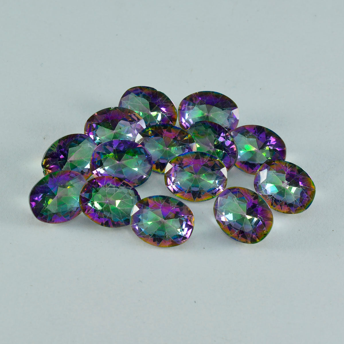 Riyogems 1 pièce de quartz mystique multicolore à facettes 8x10mm de forme ovale, pierres précieuses de qualité attrayantes