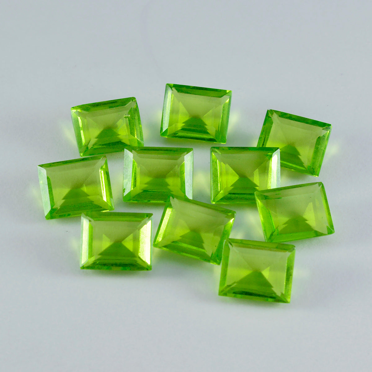 riyogems 1pc グリーン ペリドット CZ ファセット 6x8 mm 八角形の驚くべき品質の石