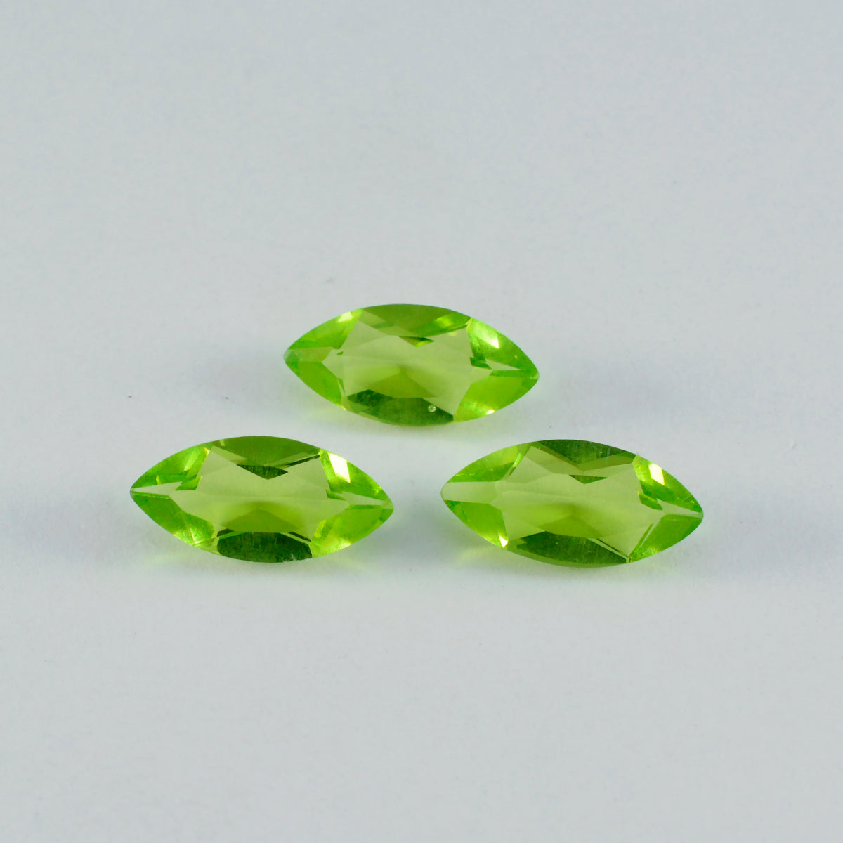 Riyogems 1pc péridot vert cz facettes 8x16mm forme marquise bonne qualité gemme