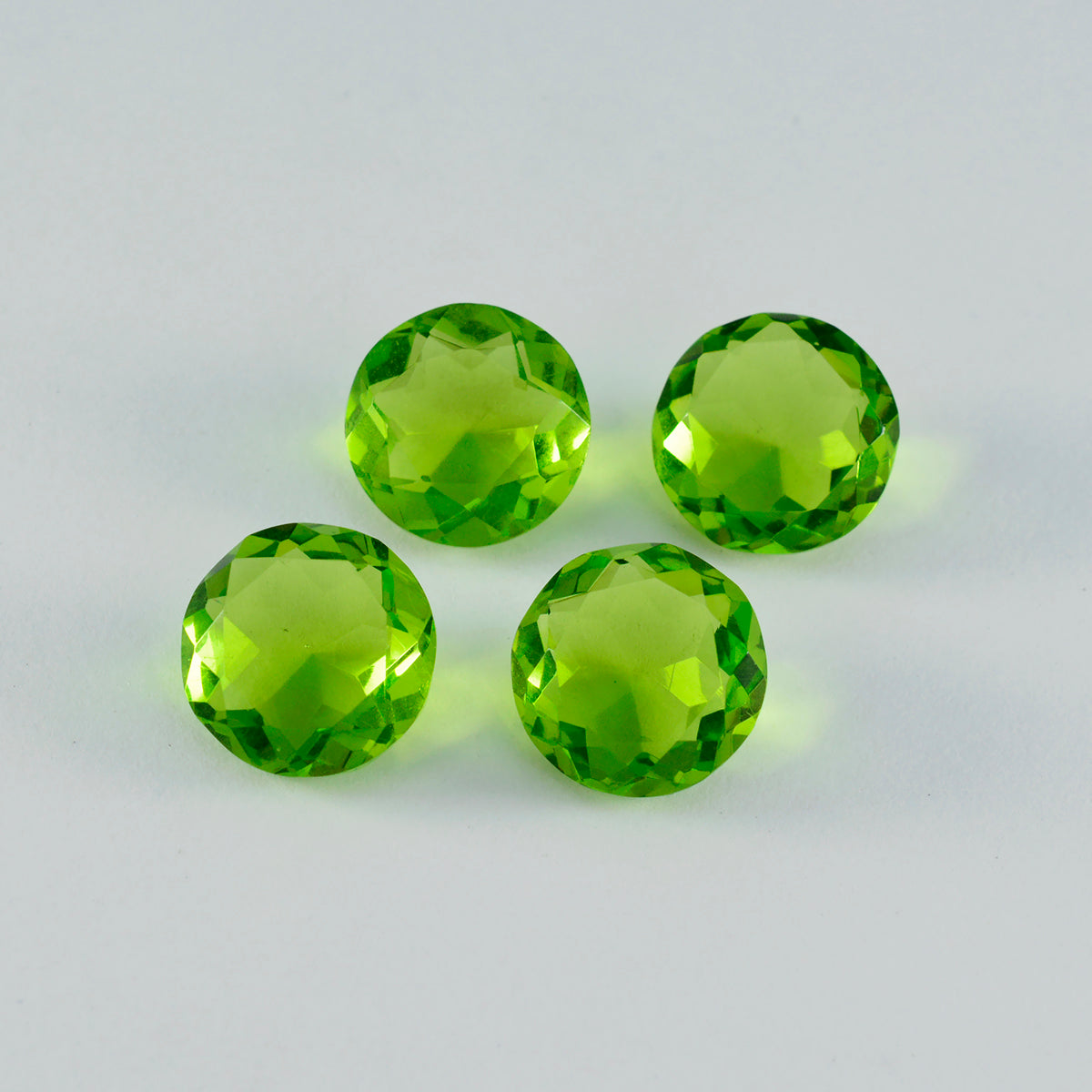 Riyogems 1pc péridot vert cz facettes 10x10mm forme ronde bonne qualité pierres précieuses en vrac