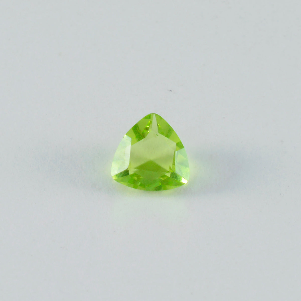 riyogems 1pc péridot vert cz facettes 11x11 mm forme trillion a+ qualité pierre précieuse en vrac