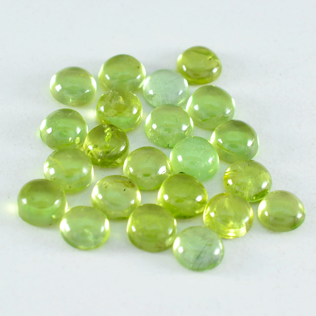 Riyogems 1 pc cabochon péridot vert 5x5 mm forme ronde a + qualité gemme en vrac