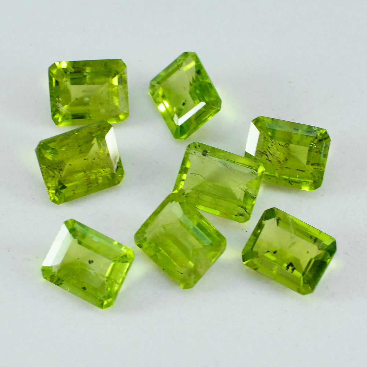 Riyogems 1 pièce péridot vert véritable à facettes 5x7mm forme octogonale qualité fantastique gemme en vrac