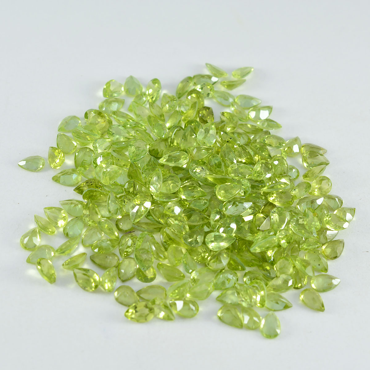 Riyogems 1pc véritable péridot vert à facettes 3x5mm forme de poire belle qualité pierre précieuse en vrac