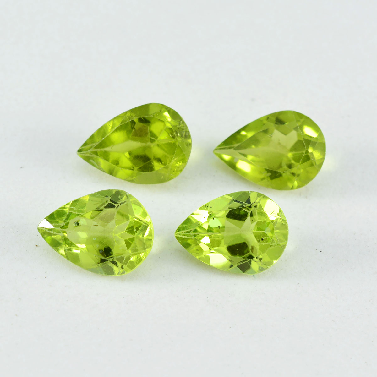 Riyogems 1pc véritable péridot vert à facettes 7x10mm forme de poire pierre précieuse de merveilleuse qualité