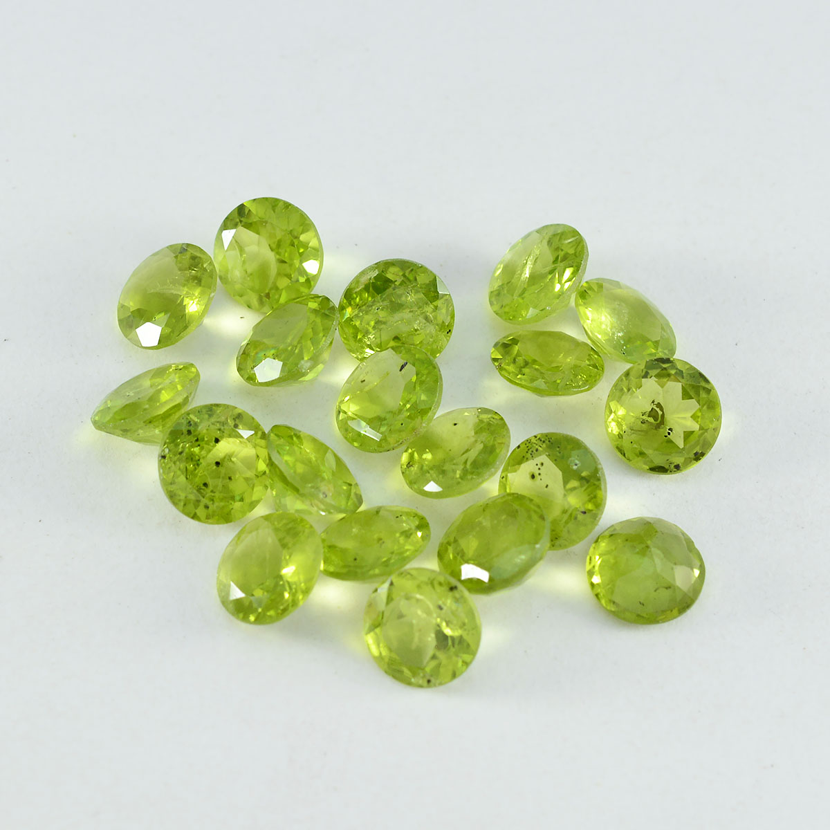 Riyogems 1PC Genuine Green Peridot Faceted 4x4 mm Round Shape cute Quality Gems
