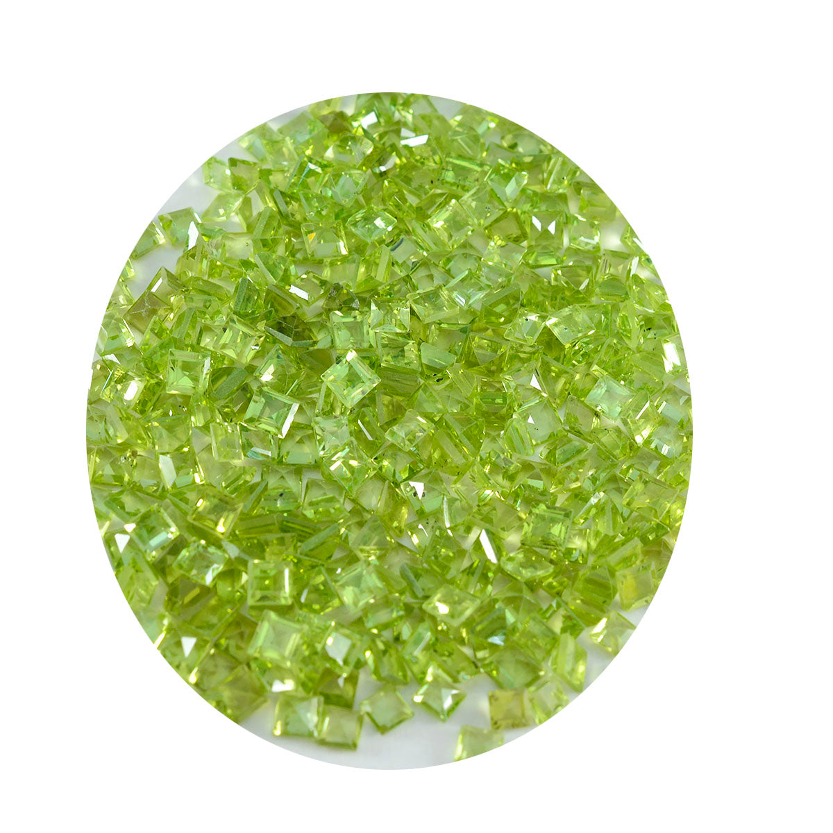 Riyogems 1 Stück natürlicher grüner Peridot, facettiert, 4 x 4 mm, quadratische Form, gut aussehender, hochwertiger loser Stein
