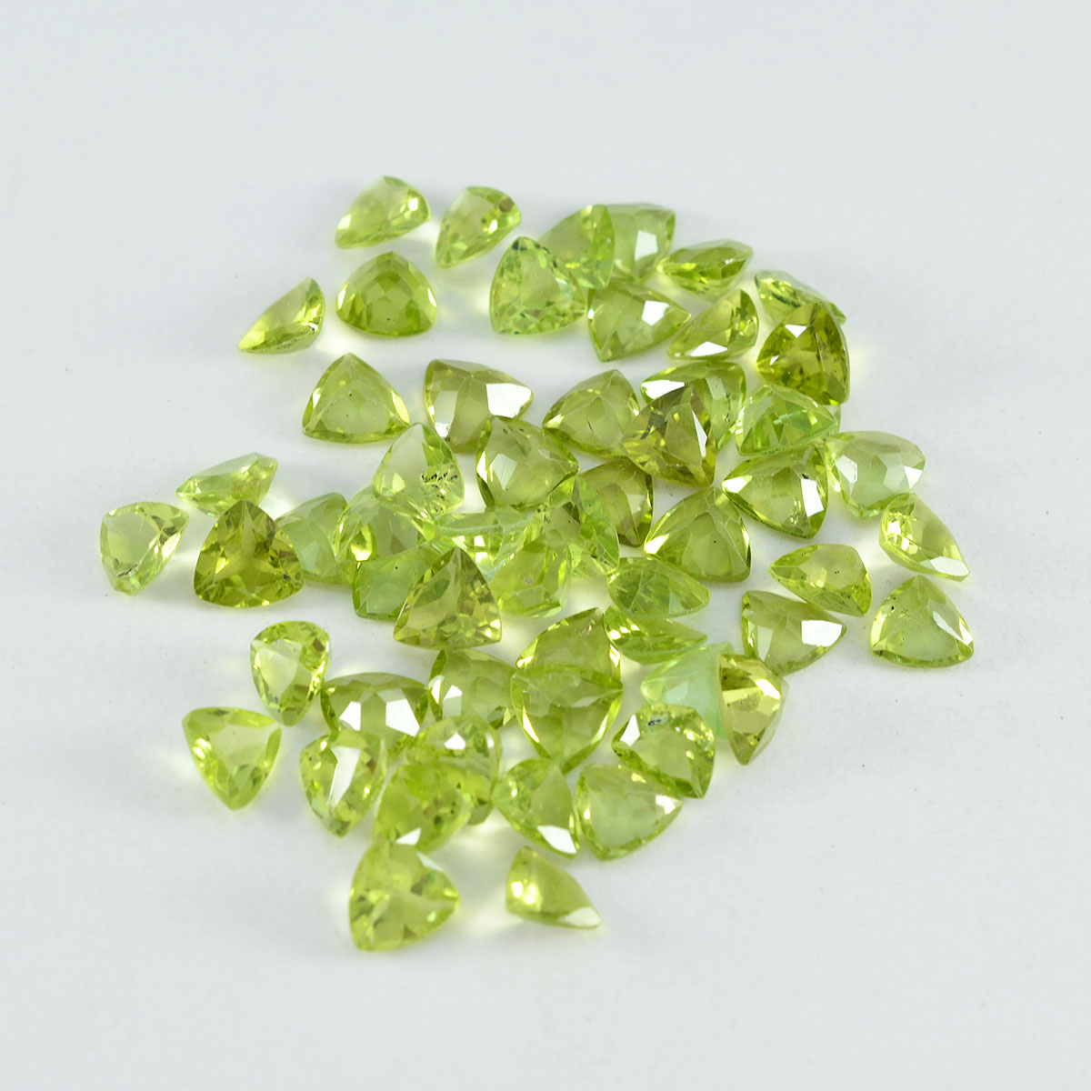 Riyogems 1PC Real Green Peridot Faceted 5x5 mm Trillion Shape awesome Quality Gemstone