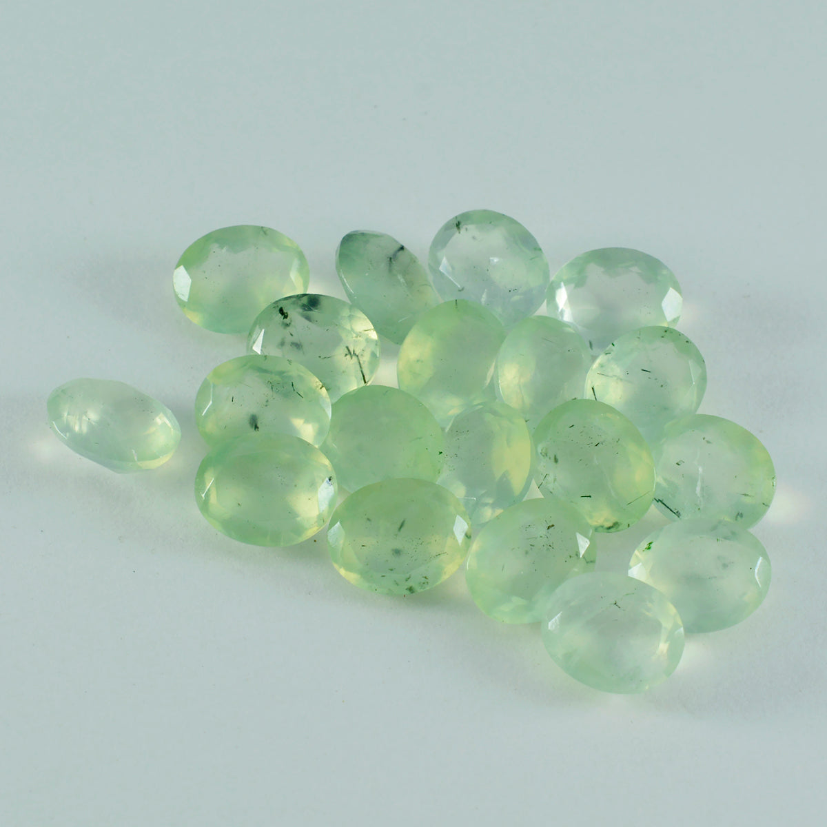 Riyogems 1 pièce de préhnite verte à facettes 6x8 mm forme ovale jolie pierre précieuse en vrac de qualité