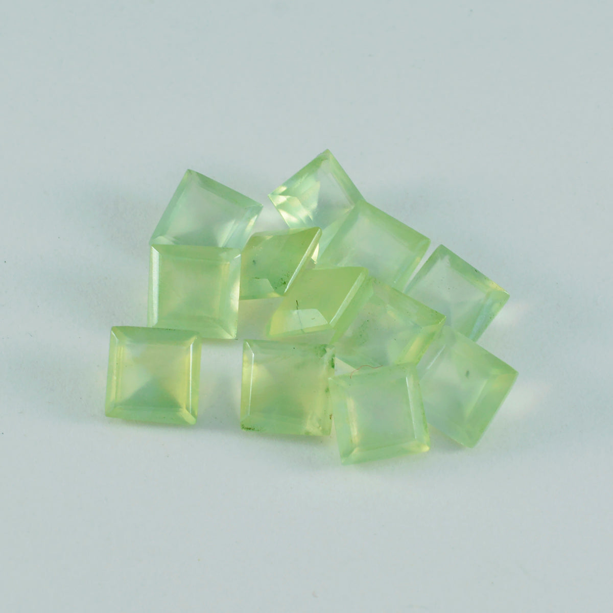 Riyogems 1 Stück grüner Prehnit, facettiert, 6 x 6 mm, quadratische Form, schöner Qualitätsstein