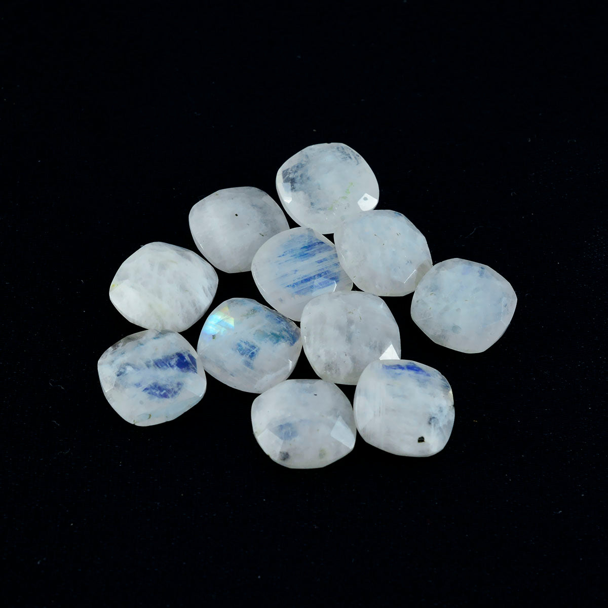riyogems 1pc pierre de lune arc-en-ciel blanche à facettes 6x6 mm forme de coussin pierre précieuse de qualité étonnante