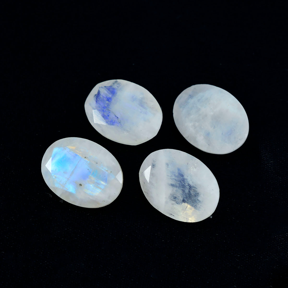 Riyogems 1 Stück weißer Regenbogen-Mondstein, facettiert, 8 x 10 mm, ovale Form, A1-Qualitätsstein