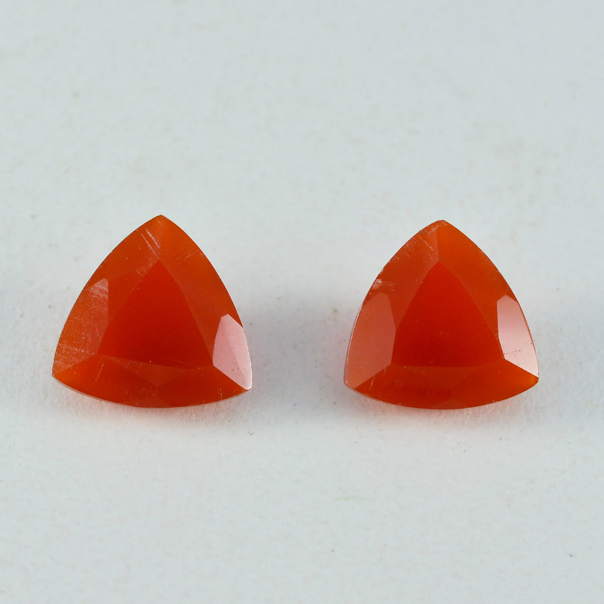 Riyogems 1PC Natural Red Onyx Faceted 9x9 mm Trillion Shape sweet Quality Gemstone